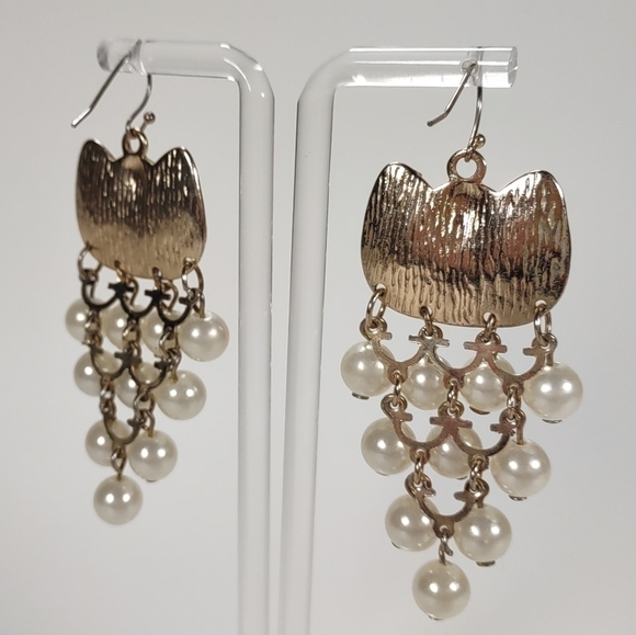 Claire's Faux Pearl Gold Tone Owl Dangle Fishhook Post Earrings - Picture 4 of 7